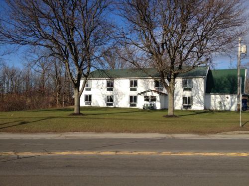 Chaffee Cabin | Cozy Chaffee Lodge with Hot Tub & Breakfast Included