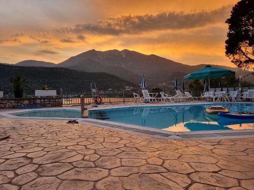Geni Resort | Relax at Chakalaka Resort: Oceanfront Bliss & Family Fun