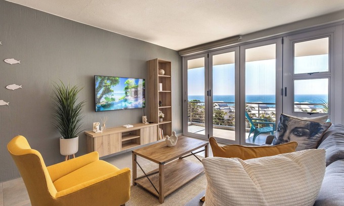 Shaka's Rock Apartment | Chakas Cove Salt Rock | Sea View and Tidal Pool