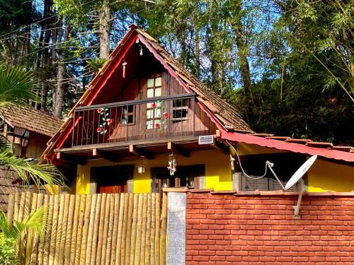Maromba Apartment | Discover Alto na Montanha Chalé 1: Pet-Friendly Retreat