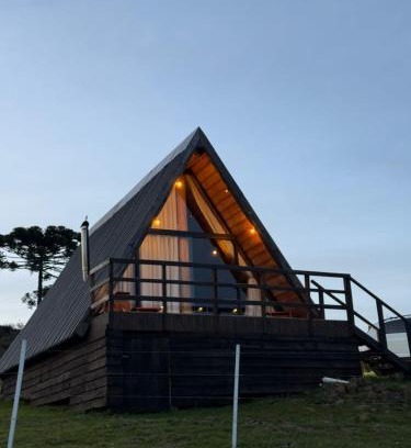Bom Jardim da Serra Cabin | Pet-Friendly Chalé A-Frame da Fazenda with Breakfast Included