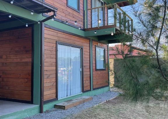 Sambaqui Ski Chalet | Cozy Chalé in Itapirubá with Ocean Views & Pet Friendly
