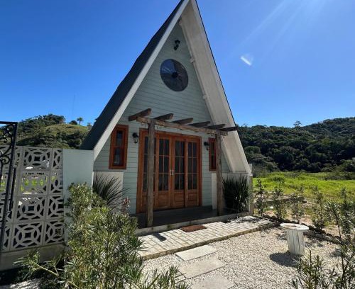 Penha Ski Chalet | Chalé Ancoradouro - A Family-Friendly Retreat with Hot Tub