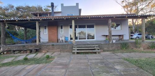 Torres Ski Chalet | Pet-Friendly Chalé em Torres with Ocean View & Pool