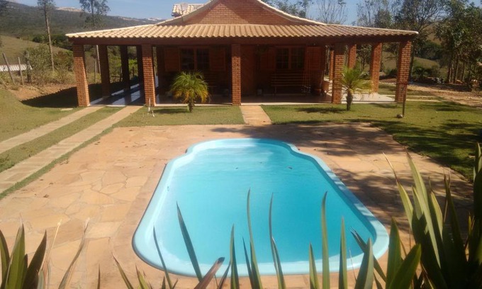 Sao Thome das Letras House | Pet-Friendly Chalé Boa Vista with Pool & Restaurant