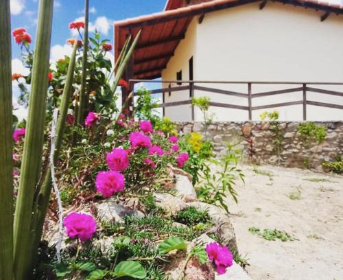 Serra de Sao Bento Hotel | Pet Friendly Retreat at Chalé bons ventos - Rated 9.5/10