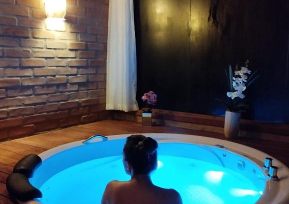 Sao Bento do Sapucai Ski Chalet | Pet-Friendly Retreat at Chalé Caminho do Paiol - Rated 9.8