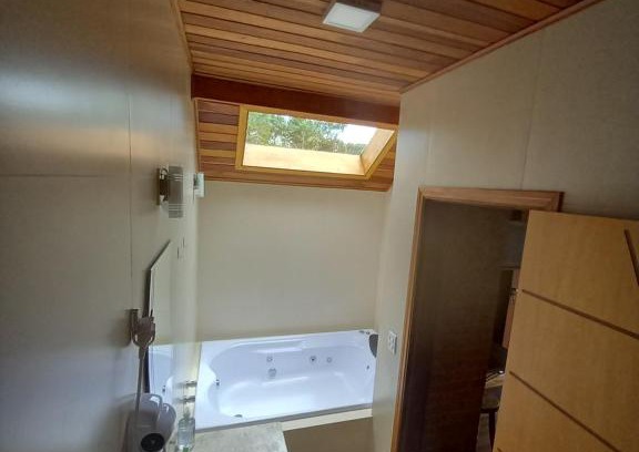 Monte Verde Cabin | Experience Comfort at Chalé Caminho da Fonte - 10/10 Rating!