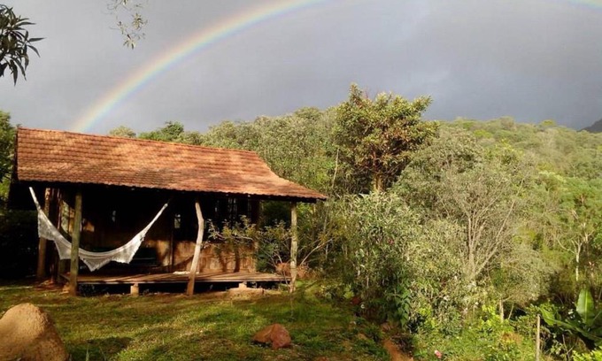 Aiuruoca Cabin | Cozy Chalé Candeia in Matutu with Breakfast & Family Fun