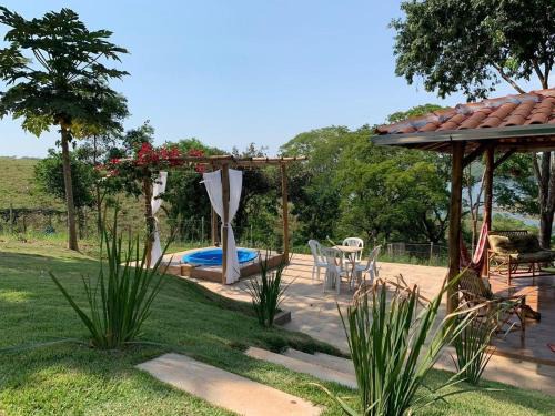 Alexania House | Relaxing Chalé with Hot Tub and Lake Views - Rated 9.5/10