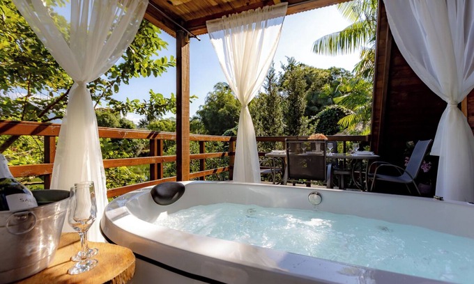 Joinville Ski Chalet | Chalé confortável com pisc,WiFi, garagem e jacuzzi