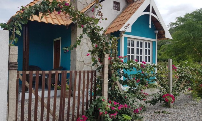 Monte das Gameleiras Cabin | Enchanting Stay at Chalé Contos & Fadas for Families