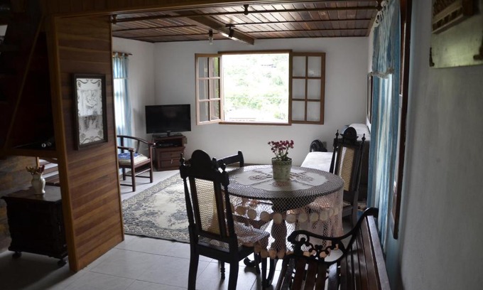 Miguel Pereira Ski Chalet | Cozy Chalé da Jajá: Oceanfront Retreat with Pool Access