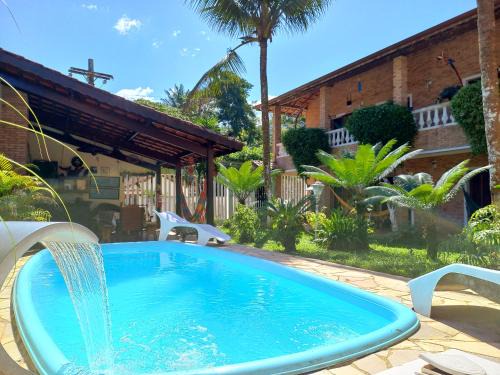 Pereque-Mirim Cabin | Chalé da Ju: Family-Friendly Retreat with Pool & Kitchen
