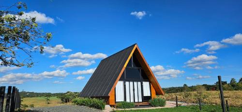 Campo Alegre Ski Chalet | Relaxing Chalé Flores do Campo with Hot Tub & Great Reviews