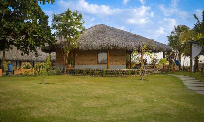Luis Correia Ski Chalet | Discover Chalé do Mangue: Pet-Friendly Oceanfront Retreat