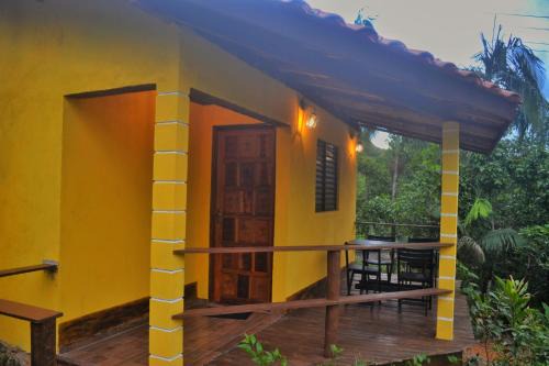 Interior de Sao Paulo Ski Chalet | Pet-Friendly Retreat at Chalé Eldorado with Breakfast