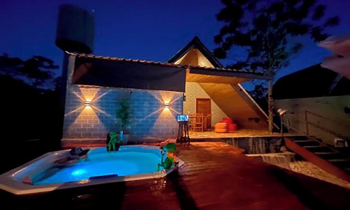 Sao Jorge Ski Chalet | Elegant Chalé with Hot Tub and Spa in Alto Paraíso/GO