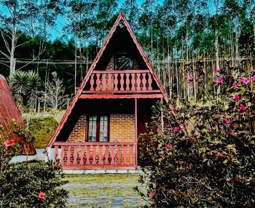 Paraibuna Cabin | Pet-Friendly Chalé Estância do Coruja with Ocean View & Pool