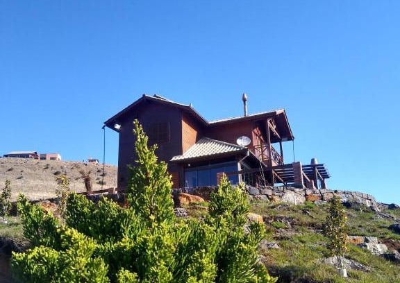 Bom Jardim da Serra House | Top-Rated Chalé Guadalupe with Hot Tub & Pet-Friendly Perks