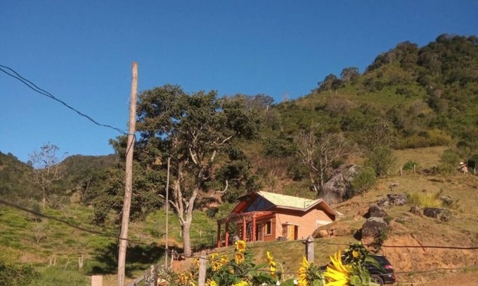 Sapucai-Mirim Ski Chalet | Chalé Jacarandá: Relax with Hot Tub & Nature Retreat