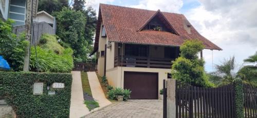 Schramm Apartment | Kid-Friendly Getaway at Chalé JS with High Ratings