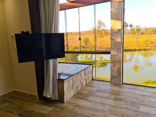 Jaboticatubas Other | Relaxing Chalet Loft with Hot Tub by Lagoa in Serra do Cipó