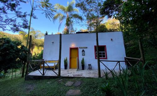 Ouro Preto Cabin | Forest Retreat with Kitchen and Pet-Friendly Amenities