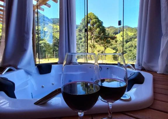 Sao Bento do Sapucai Cabin | Relaxing Retreat at Recanto da Pedra - Chalé Petra