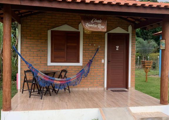 Palmeiras House | Charming Chalé Quartzo: Oceanfront Retreat with Pool & Views