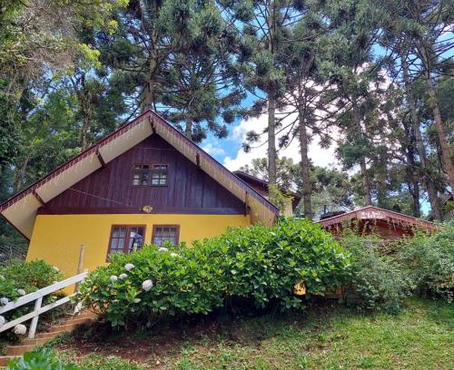 Vila Natal Ski Chalet | Rustic Chalet Retreat in Campos de Jordão - Guest Rated 9/10