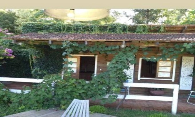 Farroupilha Ski Chalet | Rustic Chalet by Rio Buratti with Pet-Friendly Amenities