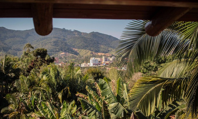 Gravatal House | Relax at Chalé Sol da Montanha with Pool & Spa Amenities