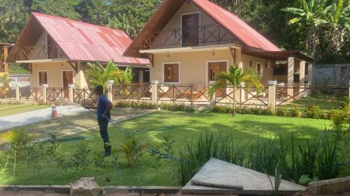Baturite House | Pet-Friendly Chalé Suíço with Pool & Delicious Breakfast