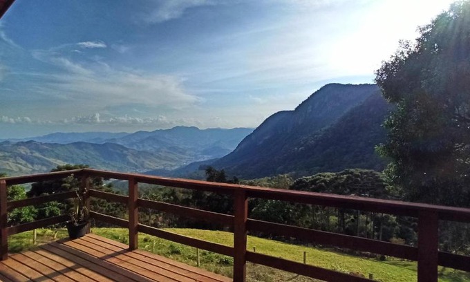 Sao Bento do Sapucai Ski Chalet | Pet-Friendly Chalé Vale do Coimbra with 9.6/10 Rating