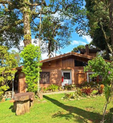 Monte Verde Cabin | Pet-Friendly Chalés ANECUEM with Pool & Exceptional Reviews