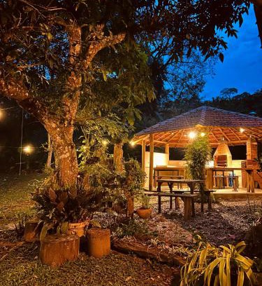 Passa Quatro House | Family-Friendly Retreat at Chalés Del'Minas - Rated 9/10