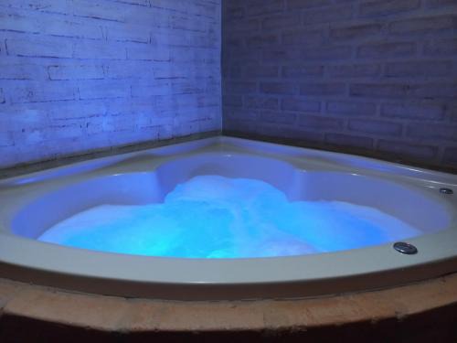 Santo Antonio do Pinhal Cabin | Chalés do Alcantilado: Pet-Friendly Retreat with Breakfast