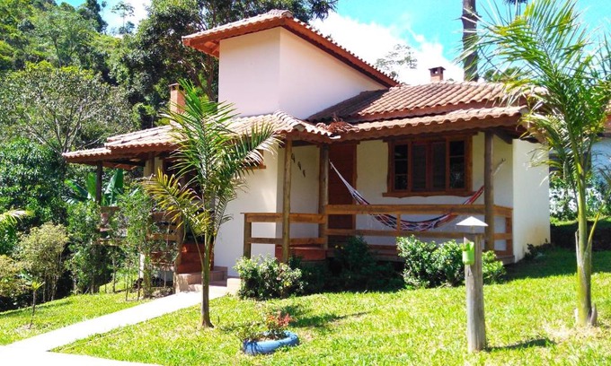 Centro Cabin | Pet-Friendly Chalés do Pardal: Rated 9.4/10 with Pool Access
