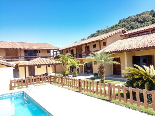 Massaguacu House | Family-Friendly Chalés Flamboyant with Ocean View & Pool