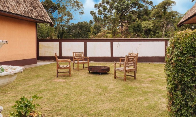 Campos do Jordao Apartment | Discover Comfort at Chalés Florestal with Pet-Friendly Amenities