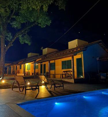 Nossa Senhora Aparecida Hotel | Idyllic Chalés Ipê do Lago: Pet-Friendly with Breakfast