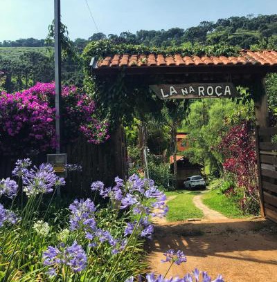 Costas House | Idyllic Chalés lá na roça with Oceanfront Views