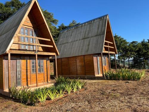Guapiara Ski Chalet | Relax at Chalés Sitio Bela Vista with Pool & Family Fun