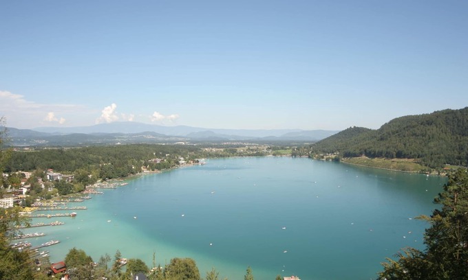 Feistritz ob Bleiburg Ski Chalet | Cozy Chalet Retreat by Lake Klopeiner with Sauna & Spa