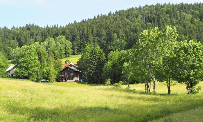 Autrans Ski Chalet | Nature Retreat: Chalet Entier with Hot Tub & Spa Access