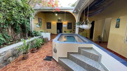 Chalchuapa House | Chalchuapa's Haven: Top-Rated Pet-Friendly Retreat