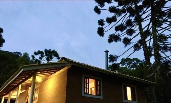 Goncalves House | Cozy Chale Aconchego: Pet-Friendly with Spa Access