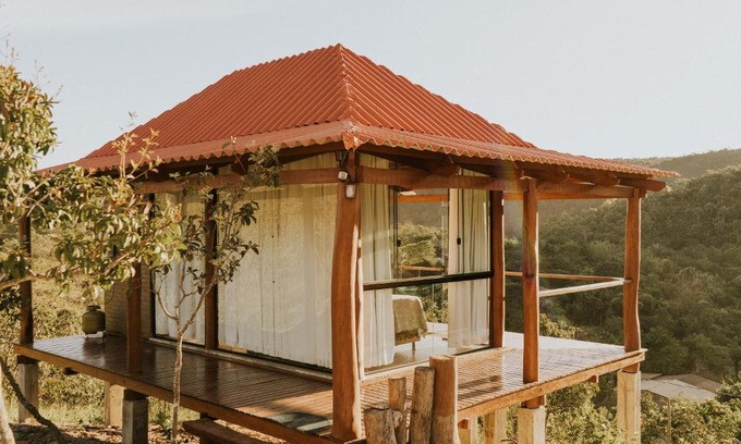 Alto Paraiso de Goias Ski Chalet | Top-Rated Chalé Brisas: A Serene Escape Awaits You