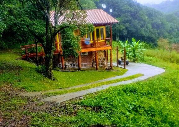 Gramado Ski Chalet | Pet Friendly Retreat at Chale dos Beija Flores - Rated 10/10